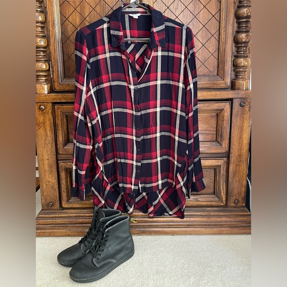 Size XL Plaid button down